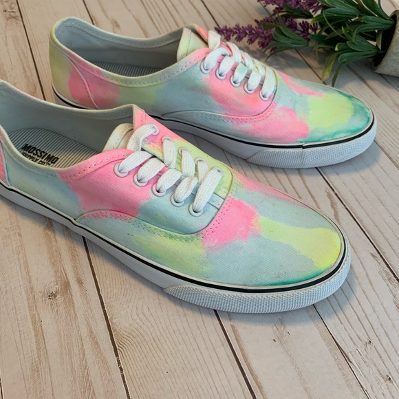 Tie Dye customized classic canvas sneaker 🌈 - Picture 3 of 9